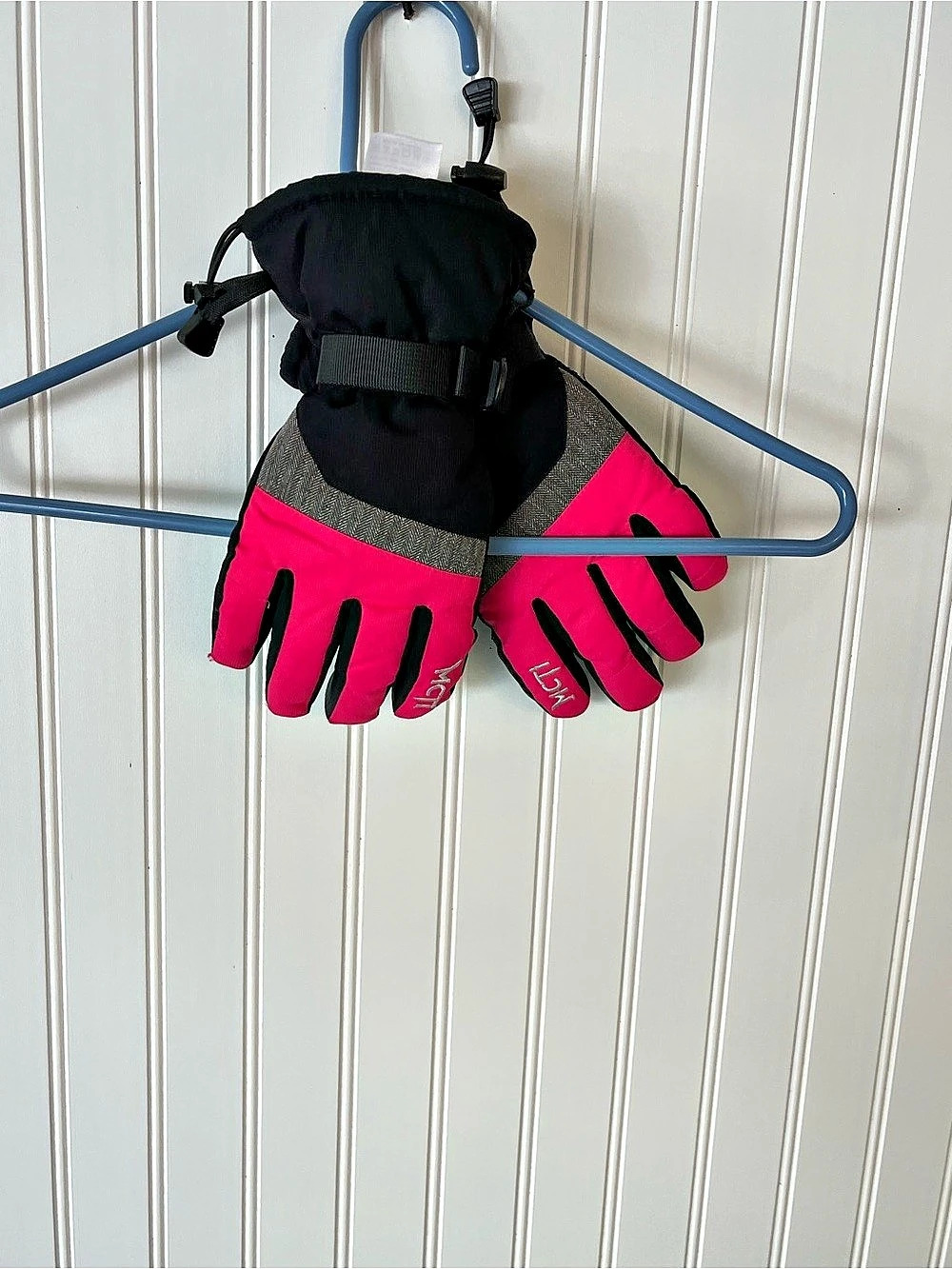 MCTI MC1702 Women'Small Waterproof Insulated Ski Gloves Pink & Black Small